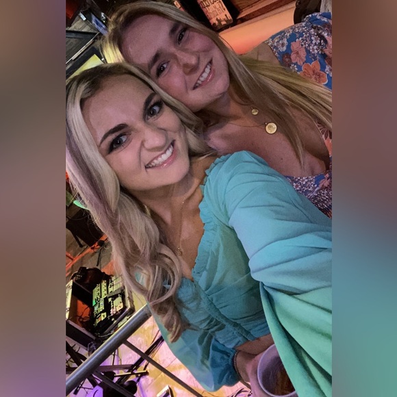 HYFVE Turquoise/Blue Long Sleeve Front Hook Crop Top - Picture 1 of 4